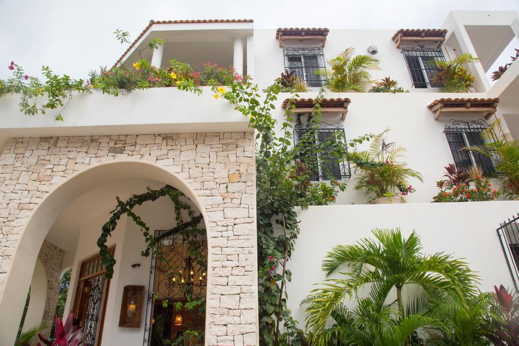 Livetulum Aparthotel Exterior photo